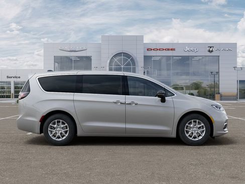 New 2026 Chrysler Pacifica Select FWD image 21