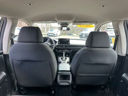 Used 2023 Honda HR-V LX image 13