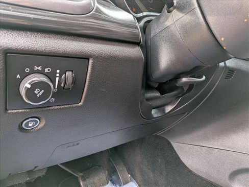 Used 2019 Jeep Grand Cherokee Laredo image 15