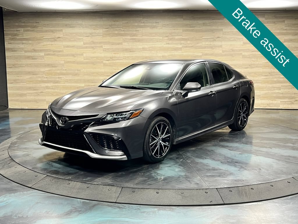 Used 2022 Toyota Camry SE w/ Carpet Mat Package (TMS) FWD image 9