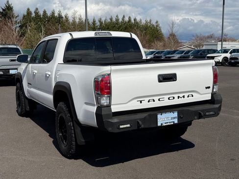 Used 2020 Toyota Tacoma TRD Off-Road w/ TRD Premium Off Road Package image 6