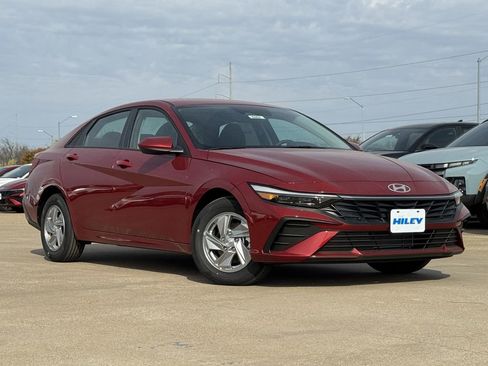 New 2026 Hyundai Elantra SE image 1