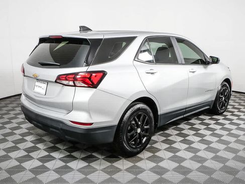 Used 2022 Chevrolet Equinox LS FWD image 2
