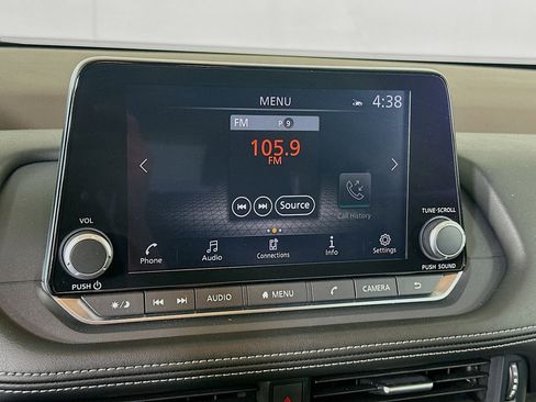 Used 2023 Nissan Rogue SV image 21