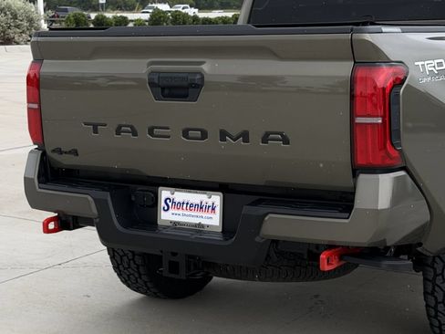 Used 2026 Toyota Tacoma TRD Off-Road AWD/4WD image 6