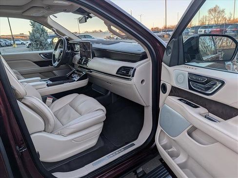 Used 2018 Lincoln Navigator Reserve w/ Technology Package image 12
