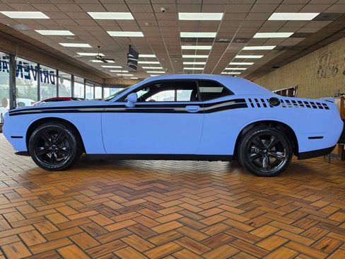 Used 2019 Dodge Challenger SXT w/ Plus Package RWD image 5