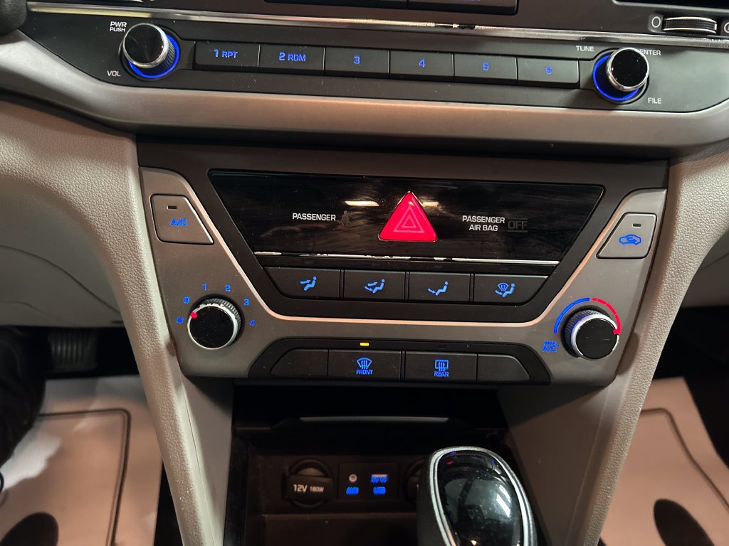 Used 2017 Hyundai Elantra SE FWD image 16