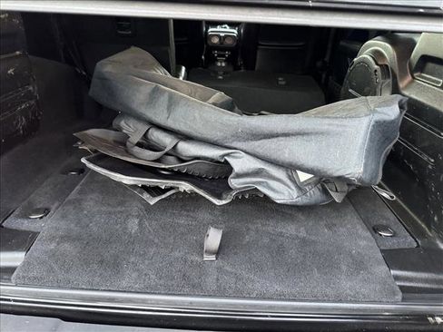 Used 2018 Jeep Wrangler Unlimited Sahara image 9