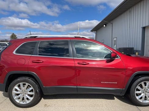 Used 2016 Jeep Cherokee Limited w/ Luxury Group image 4