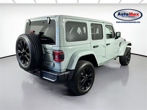 Used 2024 Jeep Wrangler Unlimited Sahara image 2