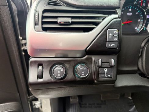 Used 2017 Chevrolet Tahoe LT w/ LT Signature Package image 8