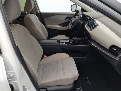 Used 2023 Nissan Rogue SV image 21