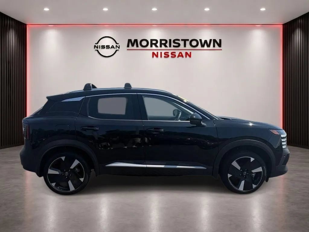 Used 2026 Nissan Kicks SR w/ Cold Weather Package AWD/4WD image 2