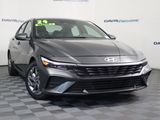 Used 2024 Hyundai Elantra SEL image 2
