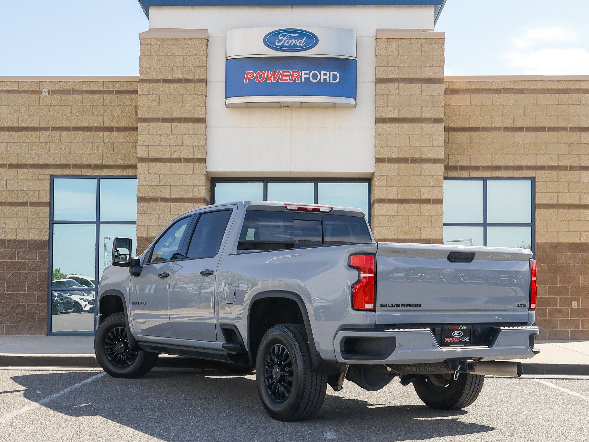 Used 2024 Chevrolet Silverado 2500 LTZ w/ LTZ Plus Package AWD/4WD image 8