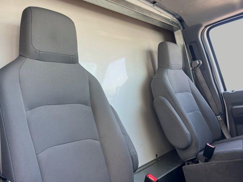 Used 2022 Ford E-450 and Econoline 450 Super Duty w/ Power Windows & Locks Group image 18