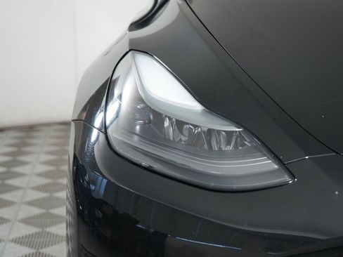 Used 2022 Tesla Model Y Performance image 11