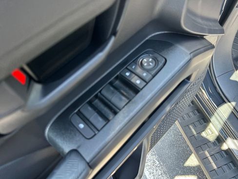 New 2026 Toyota 4Runner SR5 AWD/4WD image 19