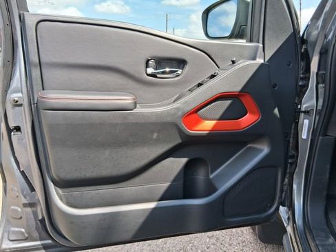 Certified 2025 Nissan Frontier PRO-4X w/ Tow Package image 14