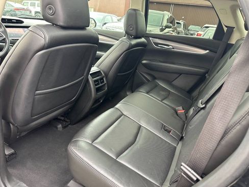 Used 2017 Cadillac XT5 Luxury AWD/4WD image 12