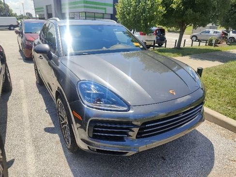 Used 2022 Porsche Cayenne E-Hybrid AWD/4WD image 9
