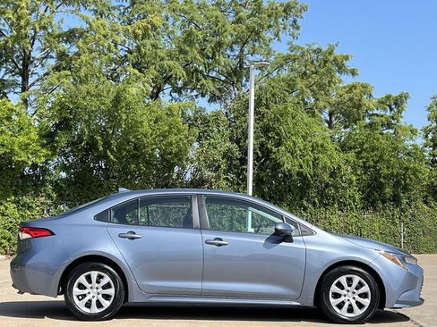 Used 2024 Toyota Corolla LE FWD image 3