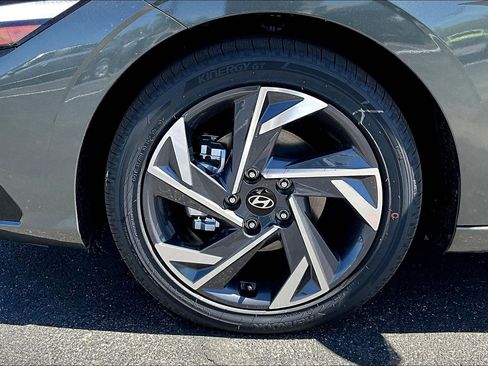 New 2026 Hyundai Elantra Limited FWD image 21