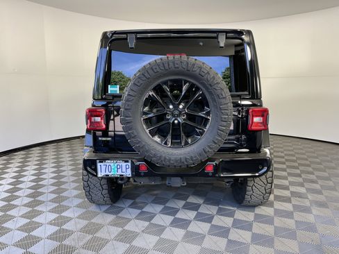 Used 2021 Jeep Wrangler Unlimited Sahara AWD/4WD image 4