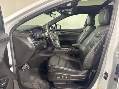 Used 2022 Cadillac XT5 Sportv w/ Platinum Package AWD/4WD image 11