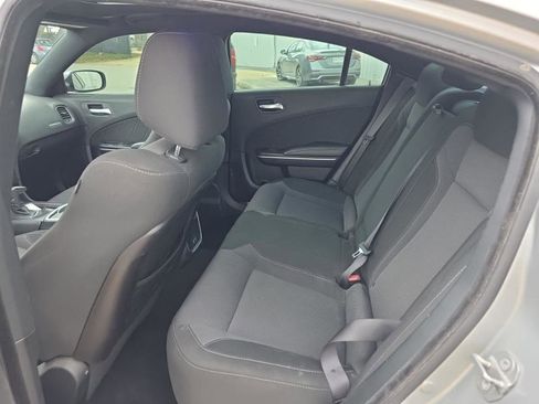 Used 2019 Dodge Charger SXT RWD image 15
