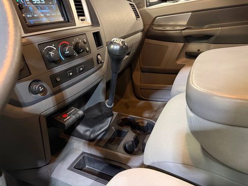 Used 2008 Dodge Ram 3500 Truck SLT AWD/4WD image 2