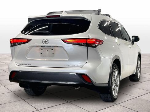 Used 2022 Toyota Highlander Limited image 13