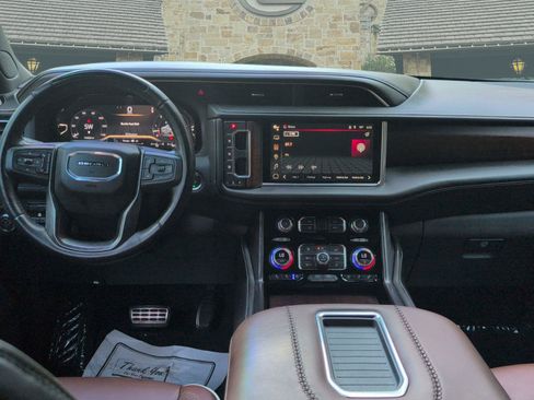 Used 2023 GMC Yukon XL Denali Ultimate AWD/4WD image 16