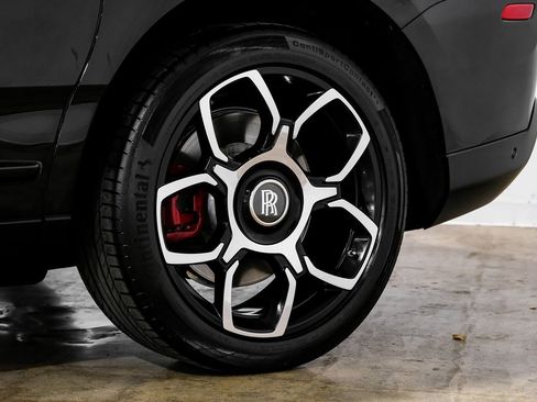 Used 2022 Rolls-Royce Cullinan Black Badge w/ Dark Exterior Package AWD/4WD image 67