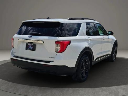 Used 2021 Ford Explorer XLT AWD/4WD image 5