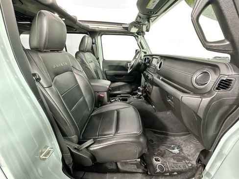 Used 2023 Jeep Wrangler Unlimited Sahara w/ Cold Weather Group AWD/4WD image 31