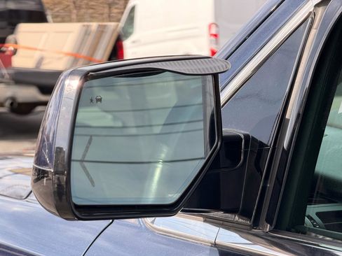 Used 2019 GMC Yukon Denali w/ Denali Ultimate Package image 10