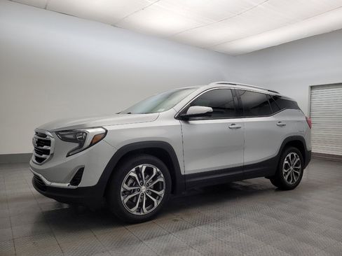 Used 2019 GMC Terrain SLT image 2