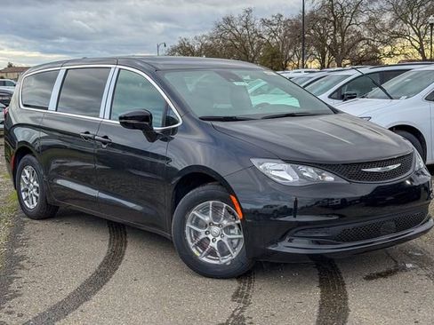 New 2026 Chrysler Voyager LX image 2