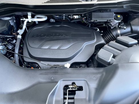 Certified 2025 Honda Ridgeline RTL image 8