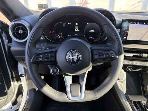 Used 2024 Alfa Romeo Tonale Ti w/ Active Assist Package image 21