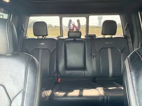 Used 2018 Ford F150 Platinum w/ Equipment Group 701A Luxury AWD/4WD image 11