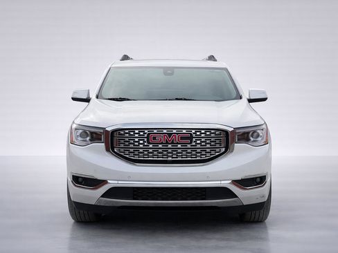 Used 2017 GMC Acadia Denali w/ Technology Package image 2