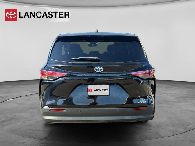 Certified 2022 Toyota Sienna XLE FWD image 6