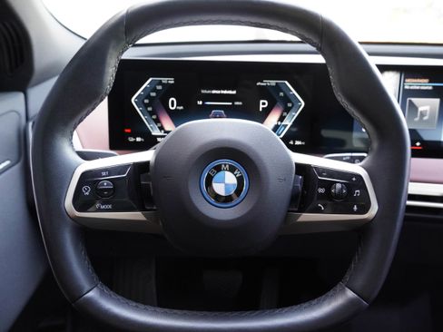 Used 2023 BMW iX xDrive50 w/ Premium Package AWD/4WD image 18
