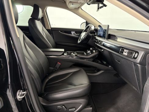 Used 2023 Lincoln Nautilus FWD w/ Premium Package image 24