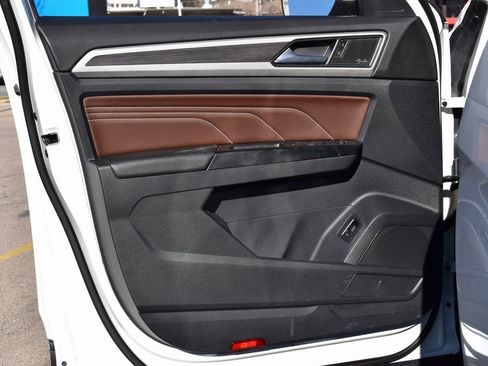 Used 2021 Volkswagen Atlas SEL Premium image 8