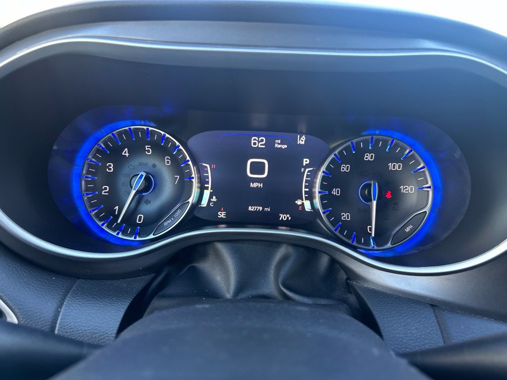 Used 2024 Chrysler Pacifica Touring-L FWD image 22