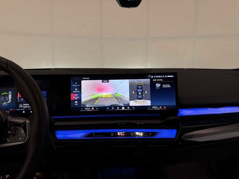 Used 2024 BMW i5 M60 w/ Premium Package image 15
